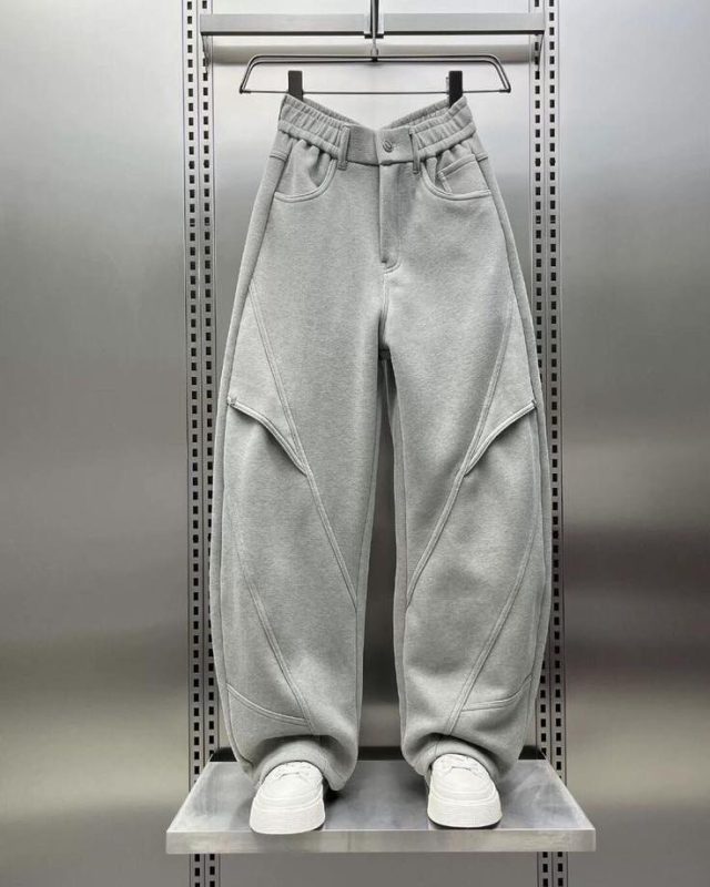 🔥 Baggy Trousers – Bold Style Alert! 🔥 🖤 Color: Black - Ash 📏 Size: 5 sizes available 💰 Price: 1200 BDT only